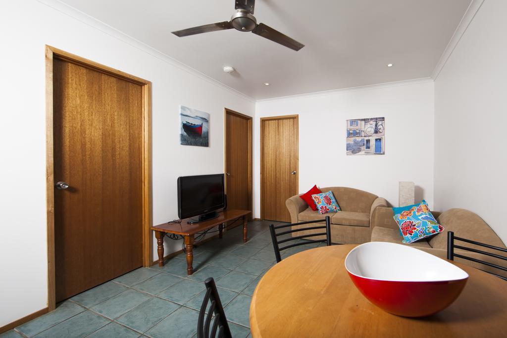 Lake Placid Tourist Park Caravonica Room photo